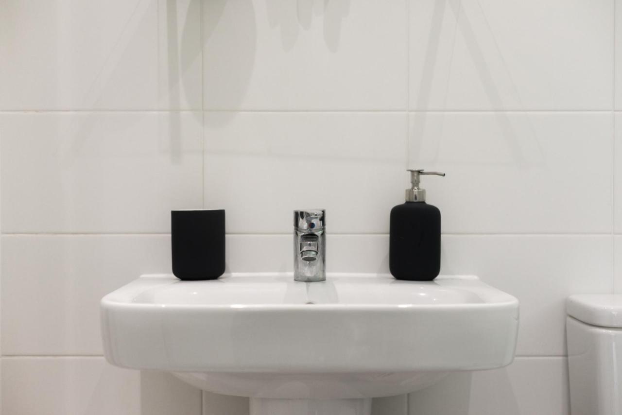 Hertford Serviced Apartments Веар Екстер'єр фото