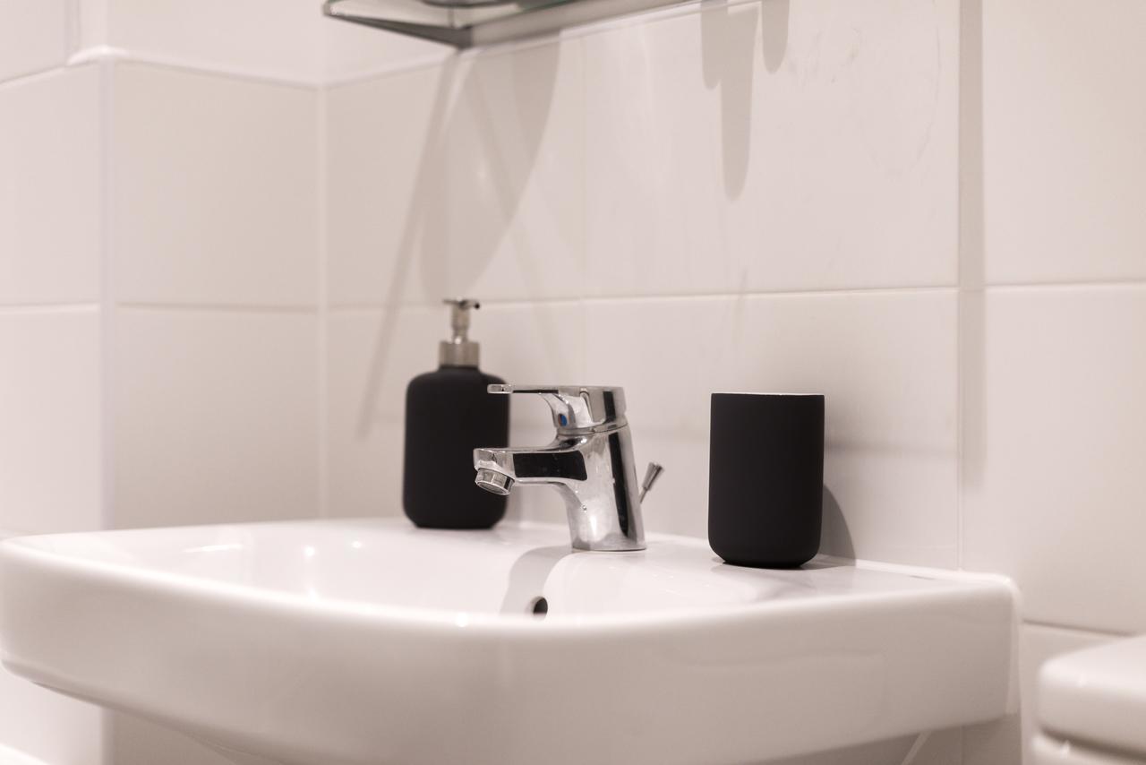 Hertford Serviced Apartments Веар Екстер'єр фото