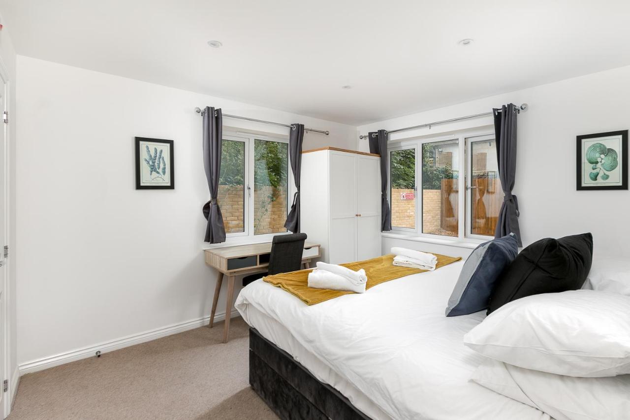 Hertford Serviced Apartments Веар Екстер'єр фото